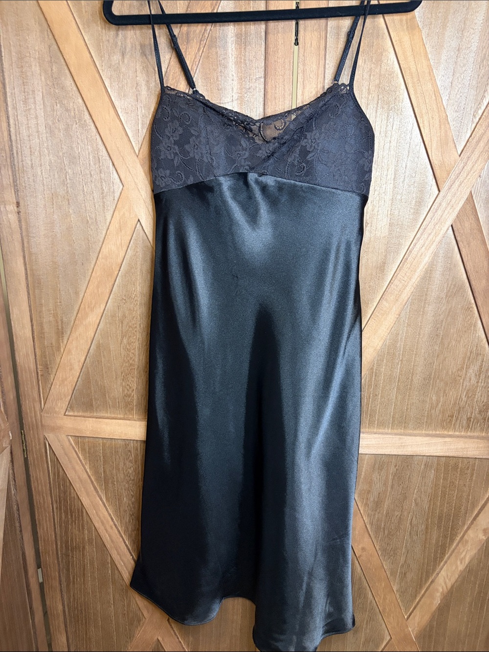 LA SENZA Black Satin & Lace Slip Dress Nightgown Slit Hem Lingerie SIZE MEDIUM